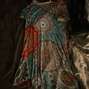 Extremely cute bold above knee midi dress